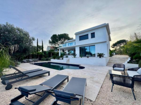 Spacious Villa with Pool close to the beaches